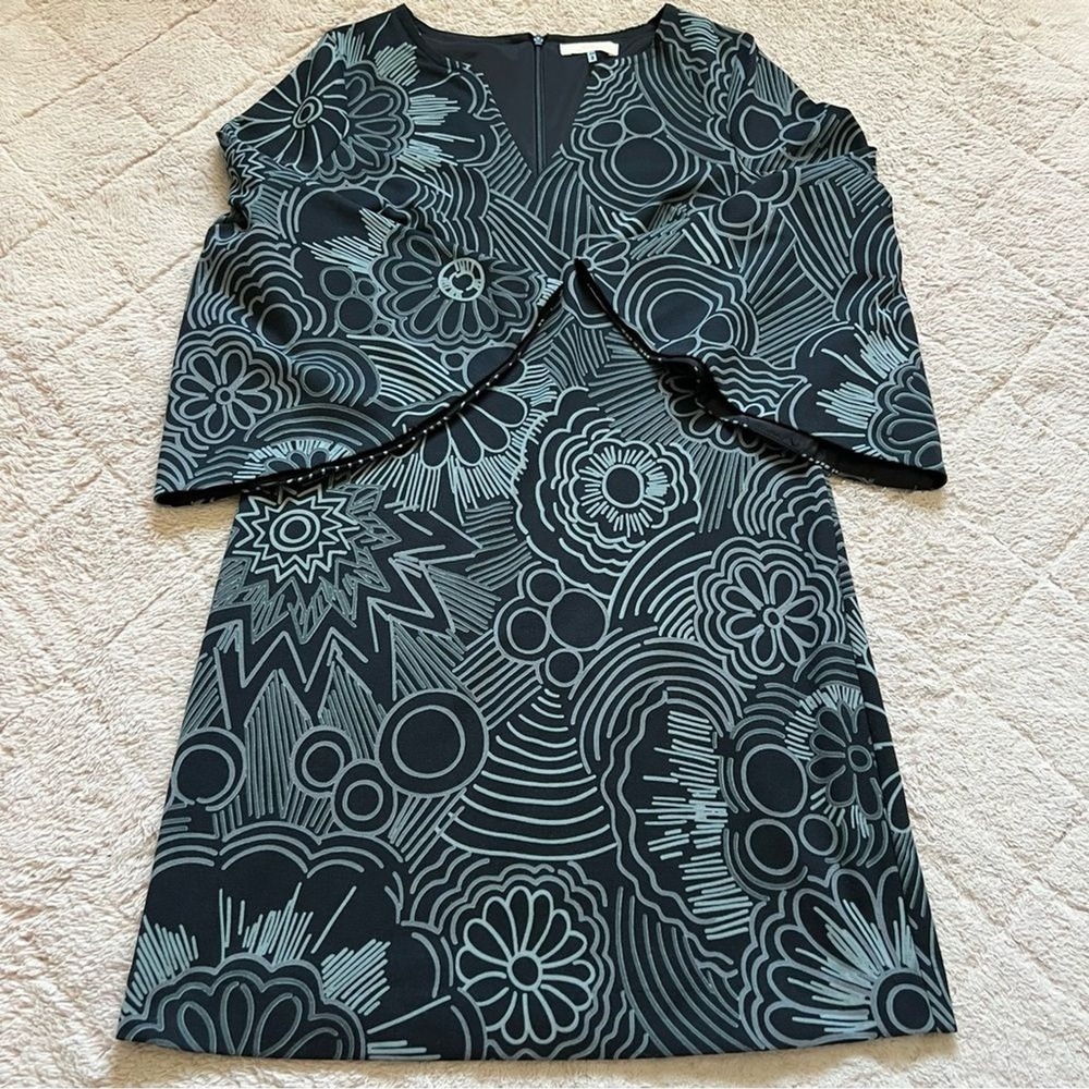 Trina Turk Abstract Print Bell Sleeve Dress Old Money Quiet Luxury Retro Size XS